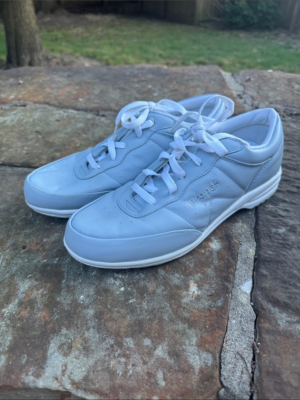 Propet Women's Pale Blue Walker Lace-Up Sneakers size 9.5